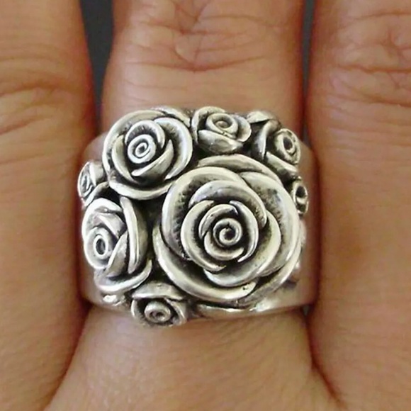 WEDDING RING - Picture 4 of 6